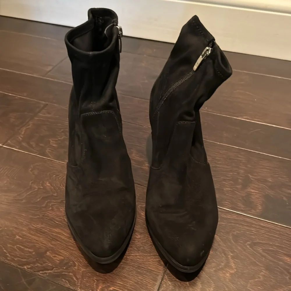 Marc fisher velour ankle booties 8.5 EUC